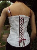 Bustier blanc brod&eacute; et lac&eacute; bordeau 38