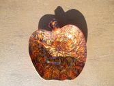 Pomme brillante dor&eacute;e et brune